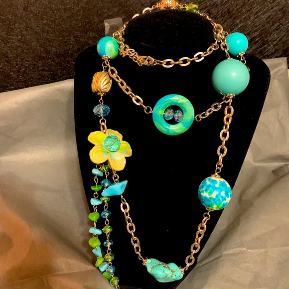 Blue and Green Flower Necklace with Blue and Green Swarovski Beads - Picture 3 of 3